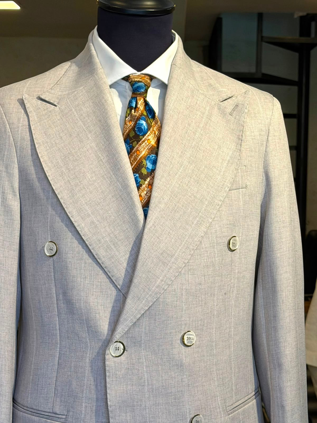 Abito grigio gessato