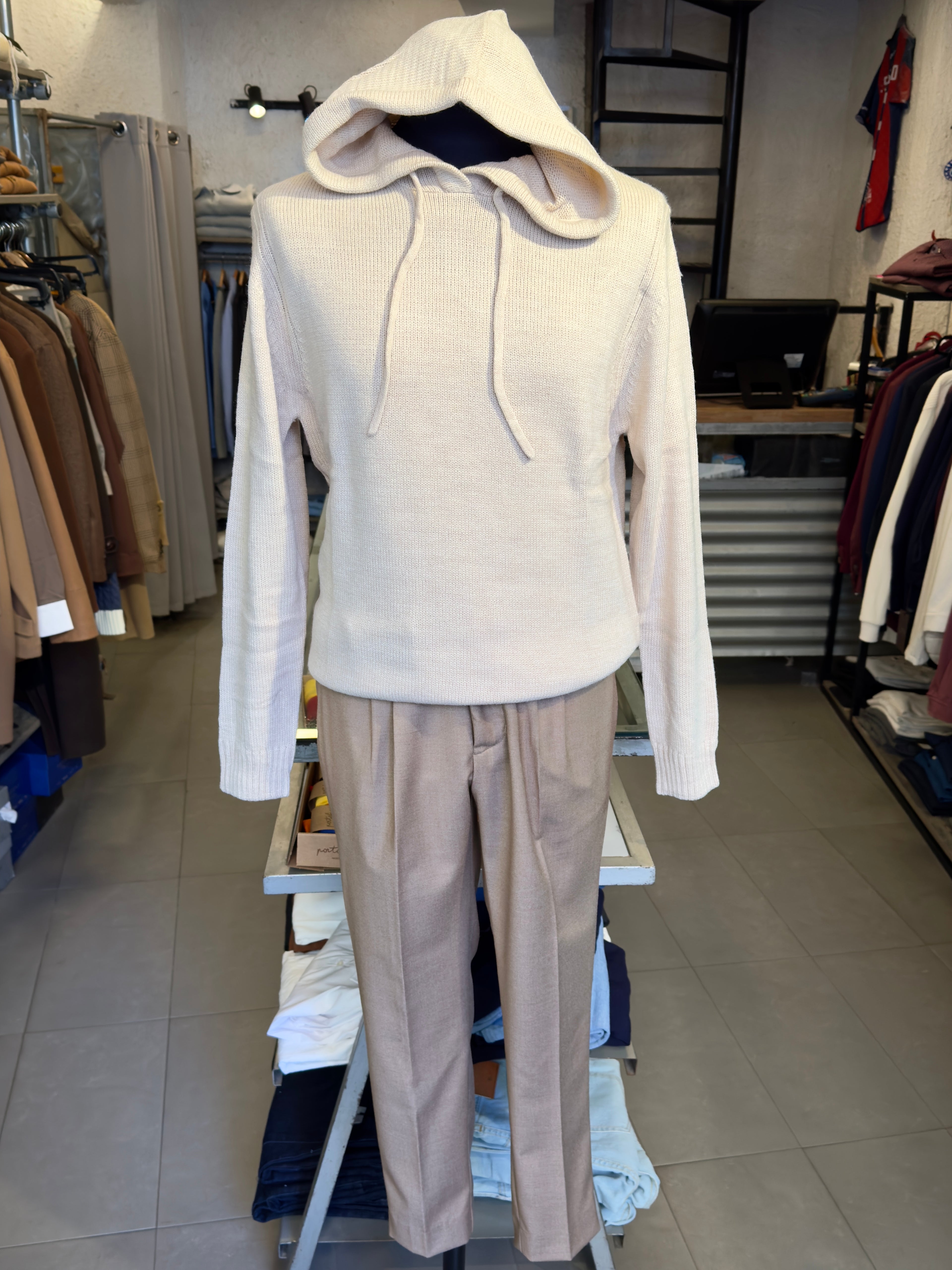 Maglione In Lana Con Cappuccio